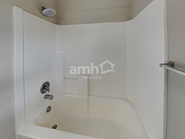 Building Photo - 6384 S White Cliff Ave