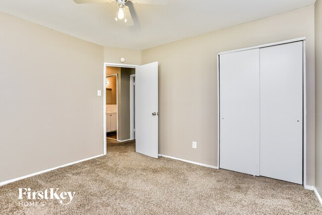 Building Photo - 20 Airshire Pl