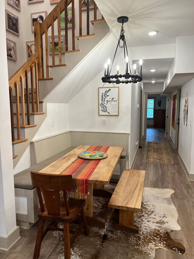 Building Photo - Home on Beautiful Farm and Vineyard Minutes From Town Of Blacksburg