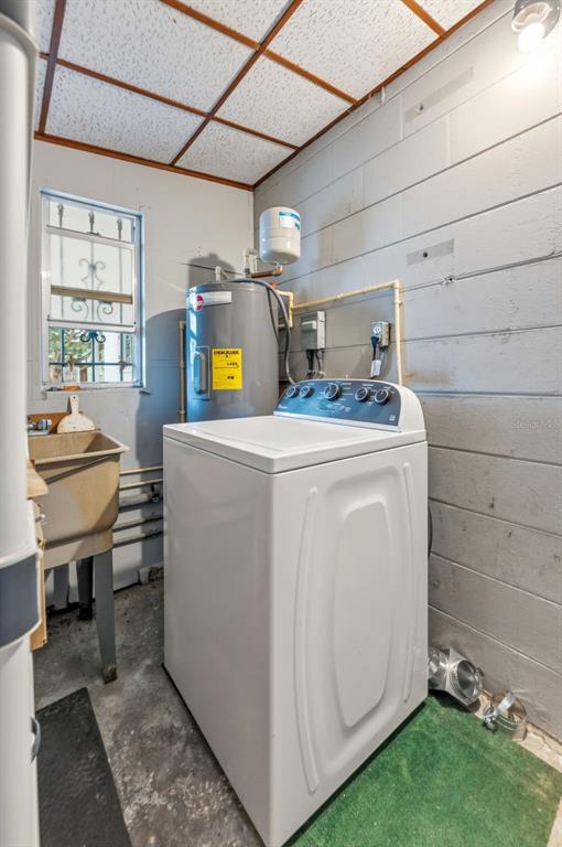 Building Photo - 2711 W Heiter St