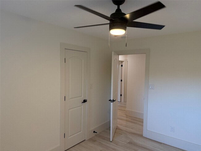 Building Photo - 6026 Willowbend Blvd