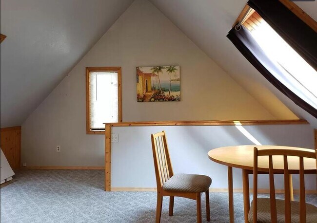 Building Photo - 5734 Garden Lane Northwest