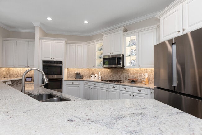 Building Photo - 9131 Cattail Run