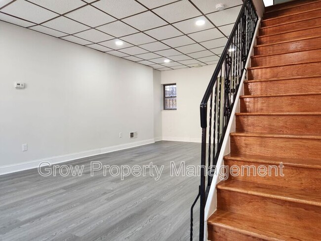 Building Photo - 1338 S 9th St