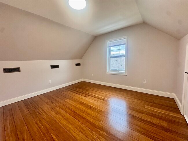 Building Photo - 9 Batchelder St