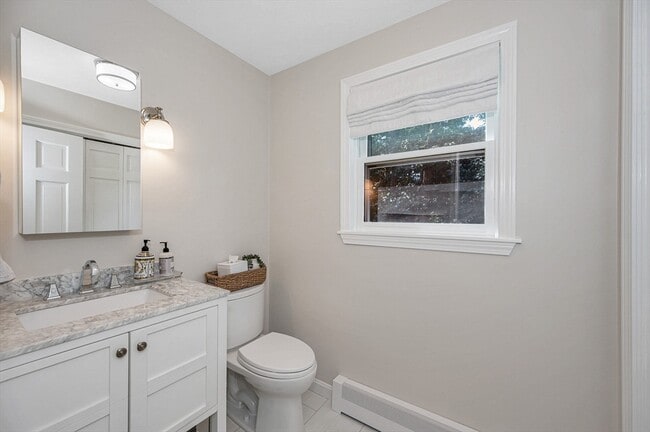 Building Photo - 4 Nashoba Dr
