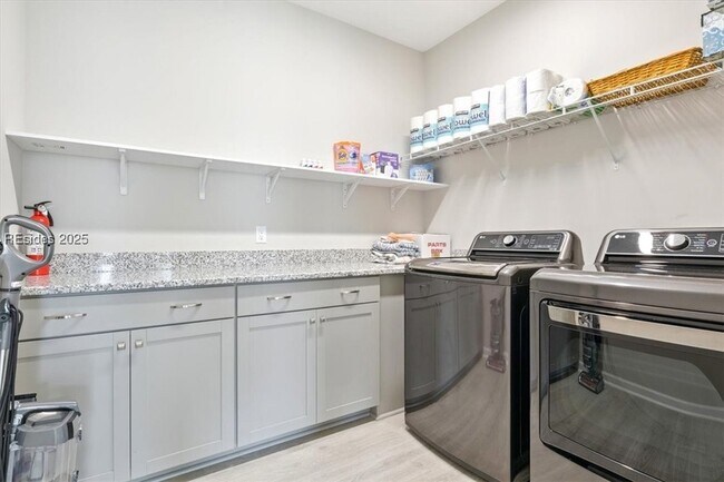 Building Photo - 220 Landshark Blvd