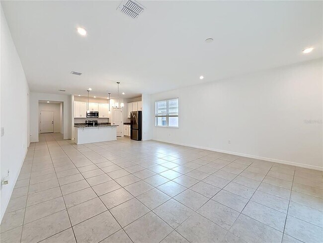 Building Photo - 418 Quayside Ave