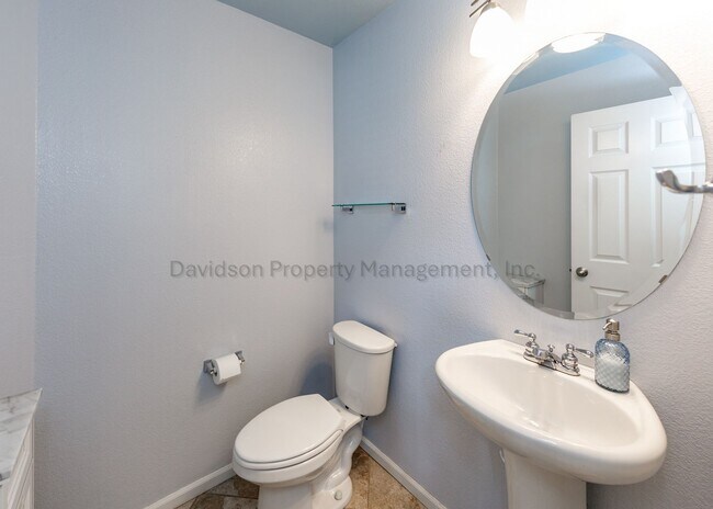 Building Photo - 7724 Canyon Oak Dr