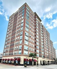 Building Photo - 77 S Evergreen Ave