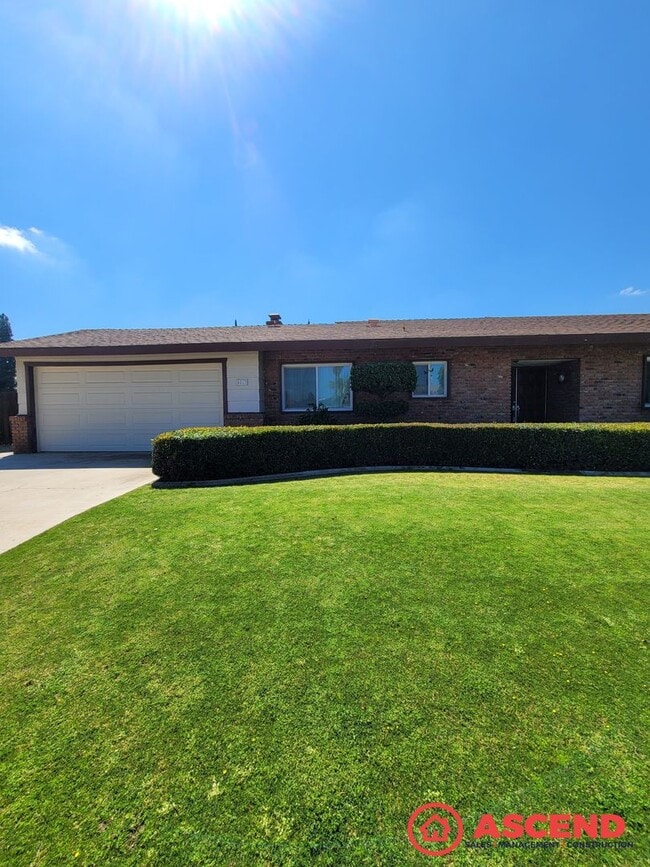 Building Photo - Comfortable 3BD/2BA Home in Bakersfield's 93309!