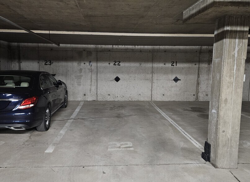 Garage Stall - 500 N 2nd St