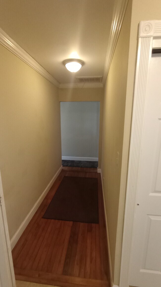 Building Photo - 45 Longfellow Dr