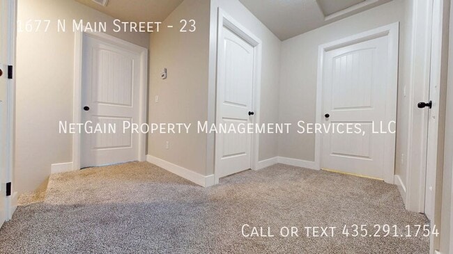 Building Photo - 1677 N Main St