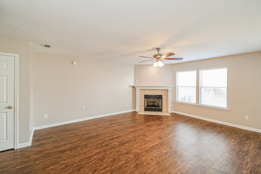 Building Photo - 1848 Pineta Cove Drive