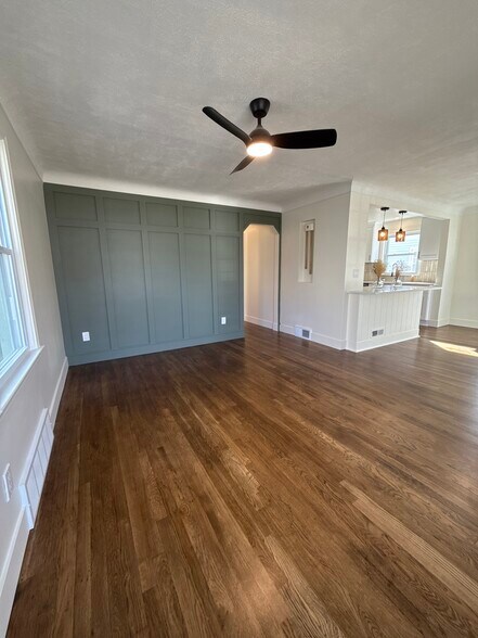 Building Photo - 125 S Minerva Ave