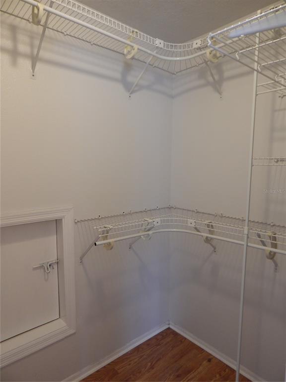 Building Photo - 5869 Meadowpark Pl