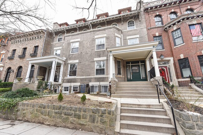 Building Photo - 1724 Lamont St NW