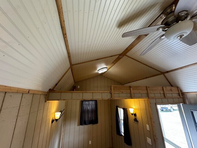 Building Photo - 2684 Joy Ln