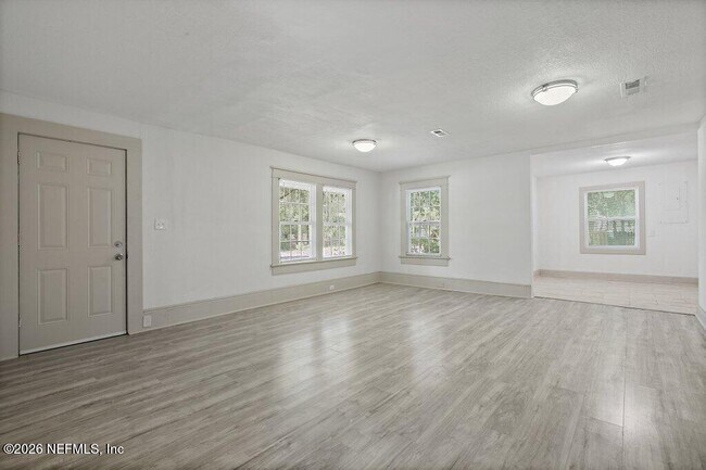 Building Photo - 3058 Rosselle St