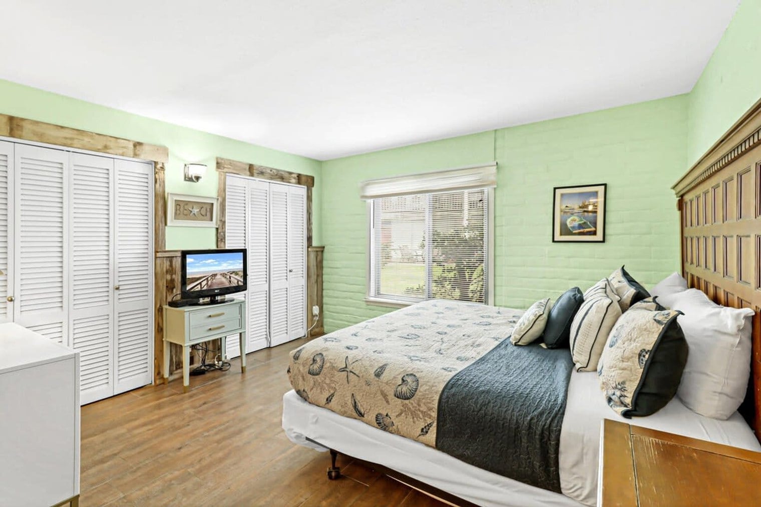 Building Photo - 1421 Eleventh Street-SI ID1023214P