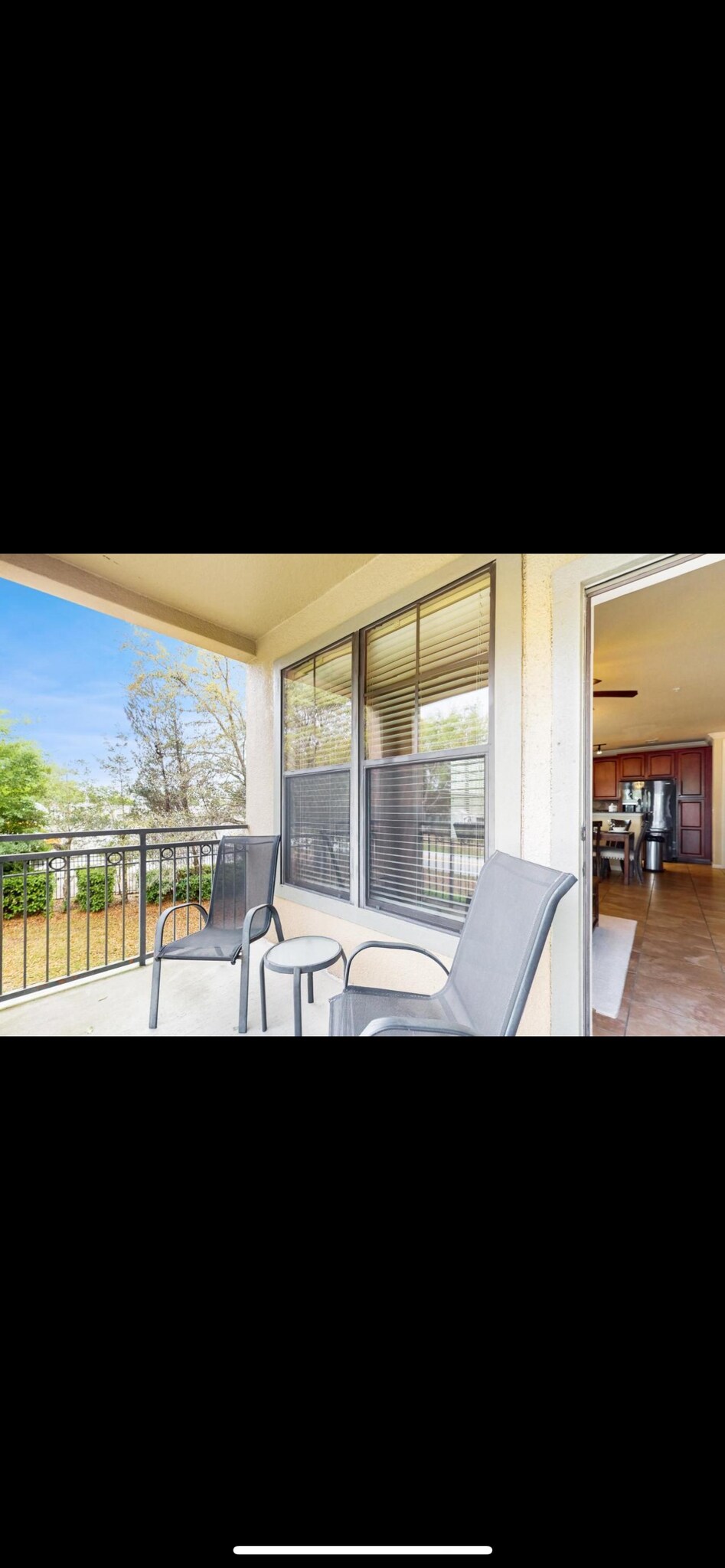 Building Photo - 901 Charo Pky