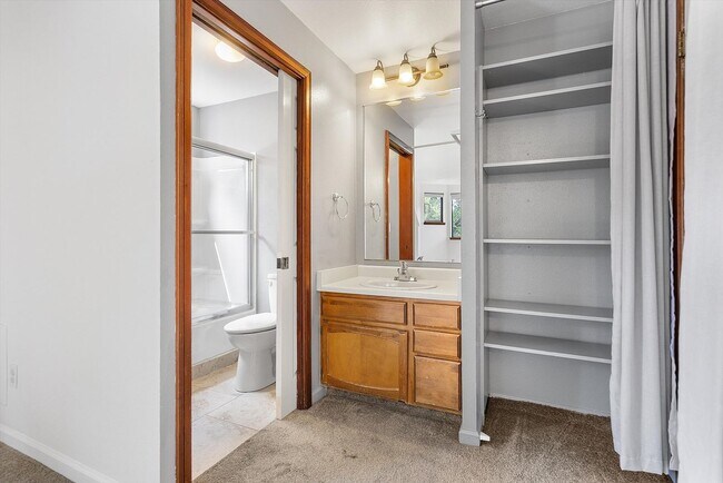 Building Photo - 1527 Verdi St