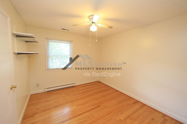 Building Photo - 304 Cheryl Ave