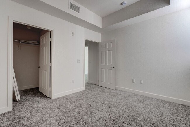Building Photo - 59 E Agate Ave