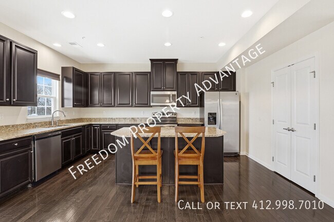 Building Photo - 412 Olive Ln