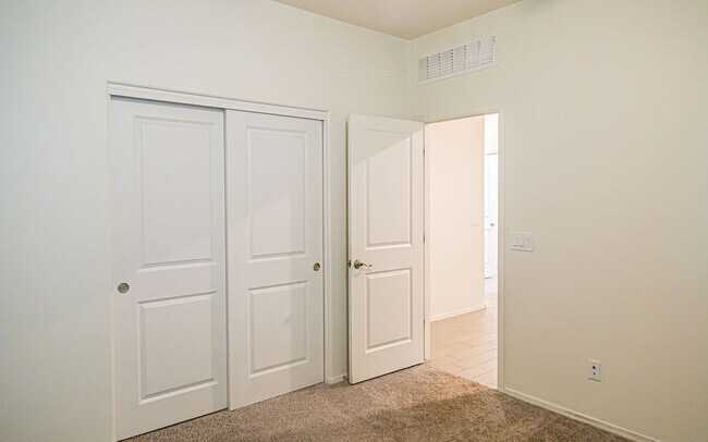 Building Photo - 10741 W Harrigan Dr