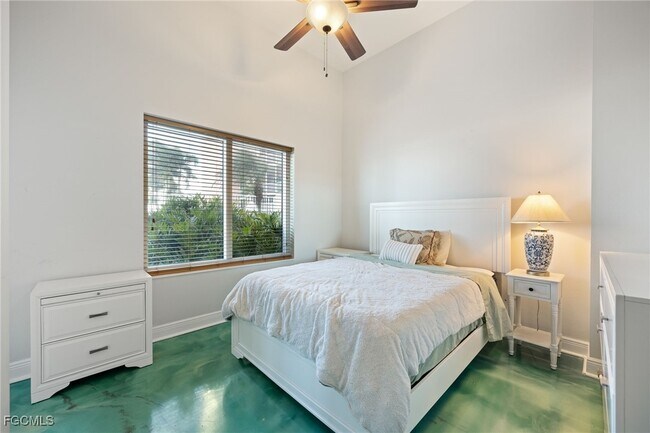 Building Photo - 2743 First St