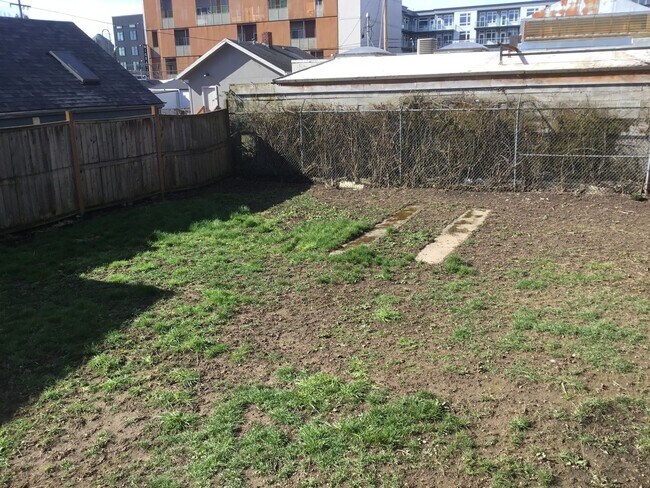 Building Photo - BOISE CONTEMPORARY BUNGALOW