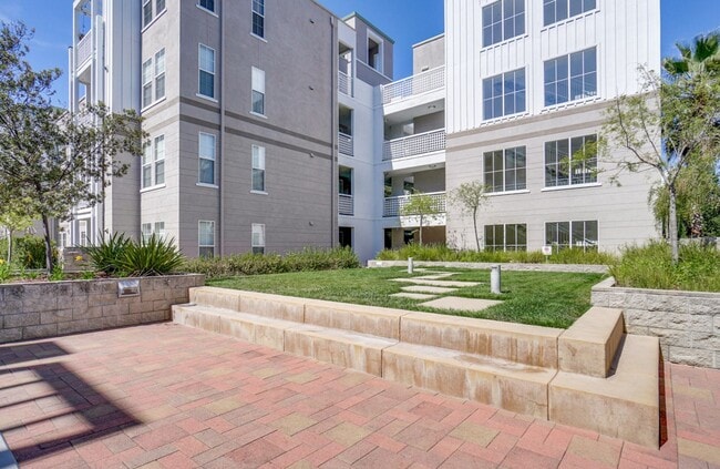 Building Photo - Large Santa Clara 1 Bedroom Condo in Rivermark Area