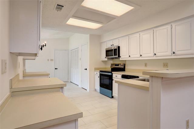 Building Photo - 3509 Hilltop Ln
