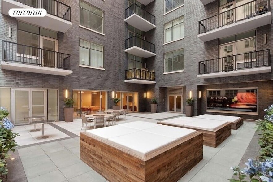 Building Photo - 300 E 23rd St