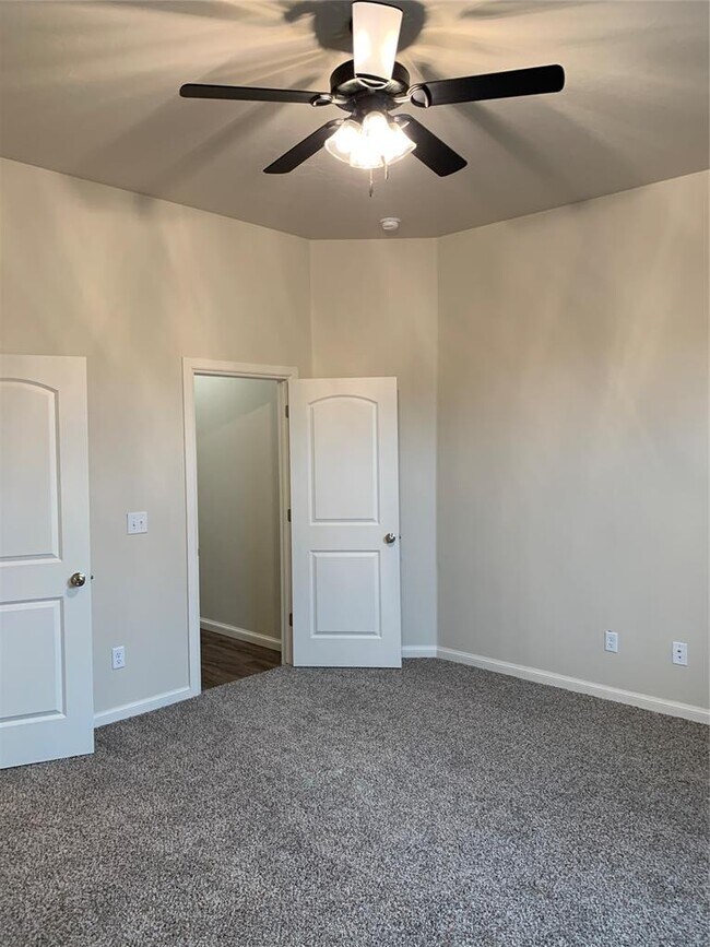 Building Photo - 3219 Enclave Pl