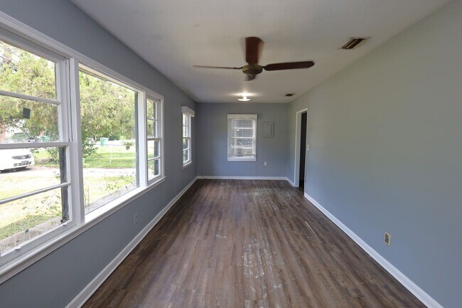 Building Photo - 751 E Brookwood Pl