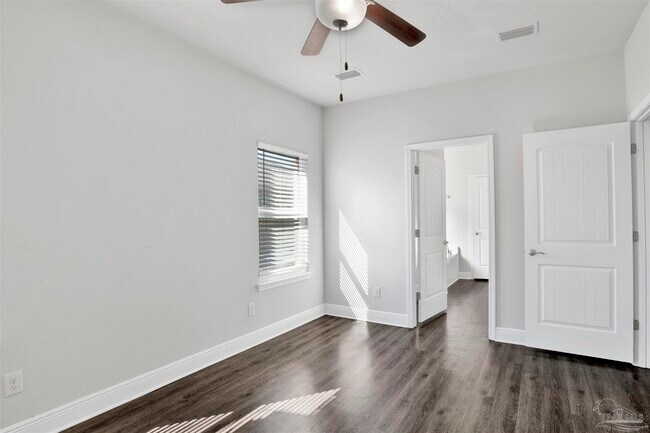 Building Photo - 12295 Pinfish Rd