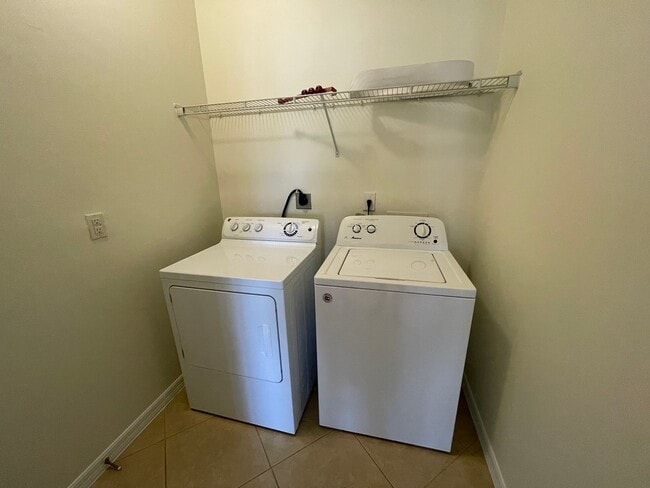 Building Photo - ANNUAL RENTAL - MIRASOL AT COCONUT POINT 3 BED/2 BATH WITH GARAGE