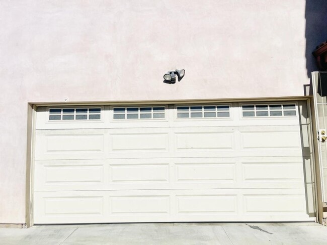 Building Photo - 419 N Nicholson Ave