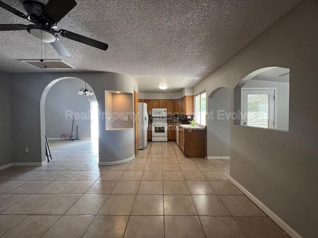 Building Photo - 6521 W Palo Verde Ave