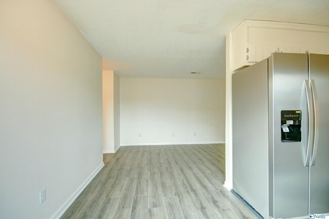 Building Photo - 2225 Golf Rd SW