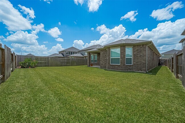 Building Photo - 8439 Oakland Hts Ln