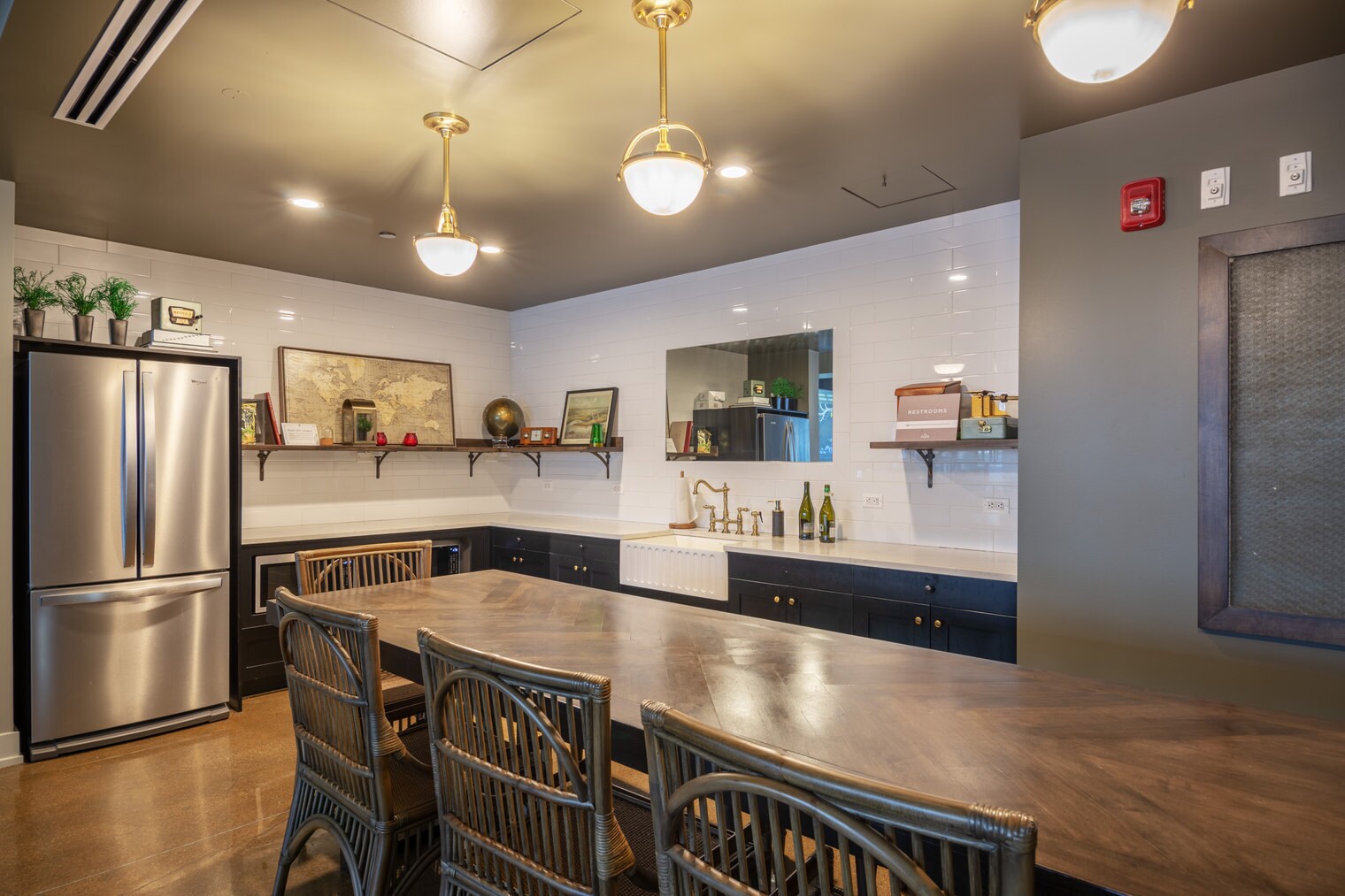 Building Photo - 676 North LaSalle Drive-GO FL3-ID440