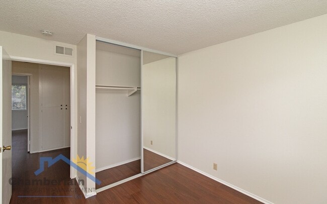 Building Photo - Cozy 3 Bedroom Townhouse in the Bay Shores South Community