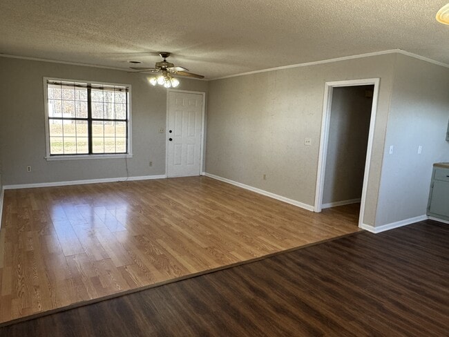 Building Photo - 219 W 8th St