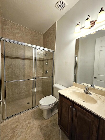 Building Photo - 7533 Topiary Ave