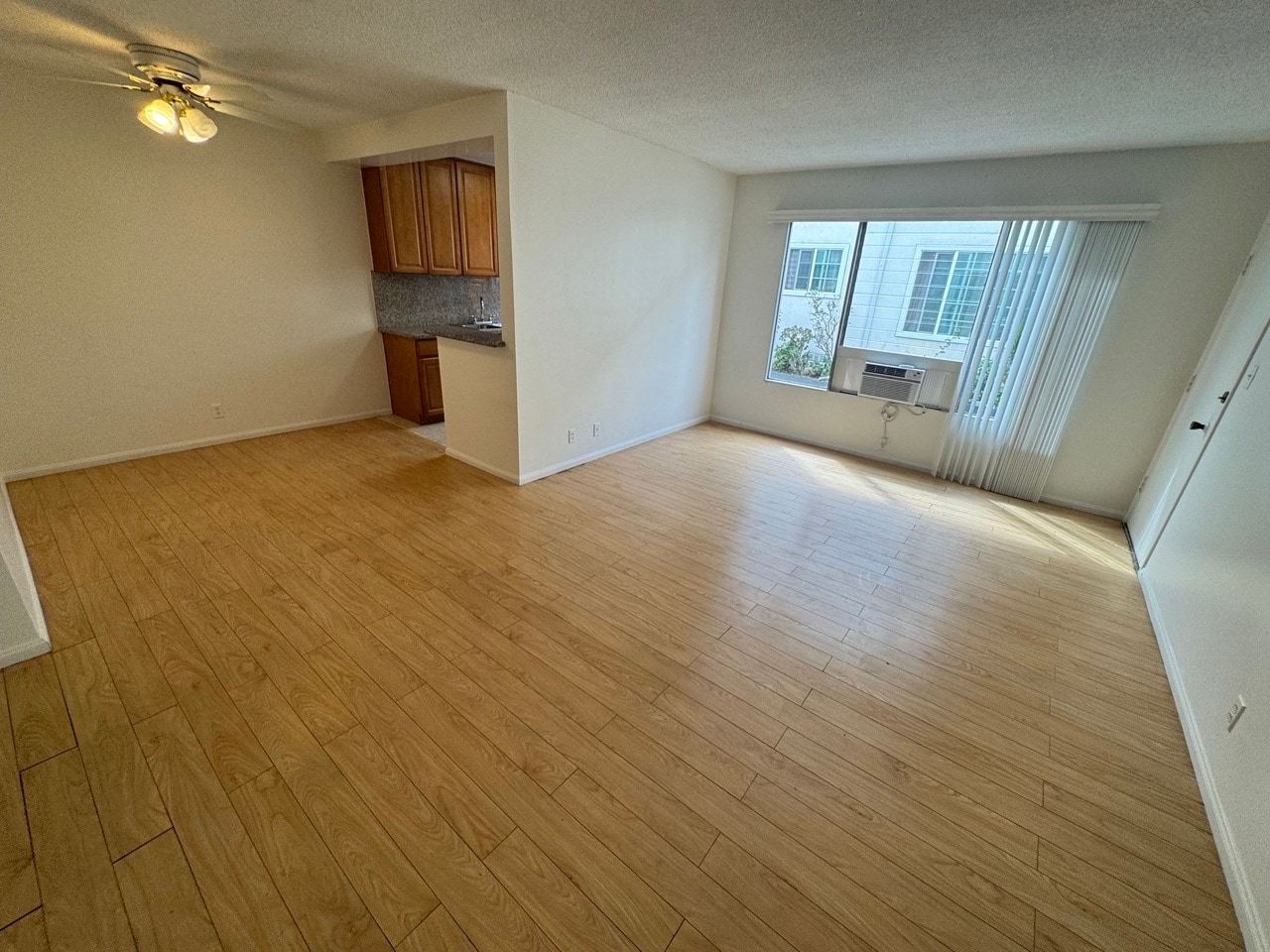 Building Photo - 555 N Ardmore Ave
