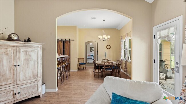 Building Photo - 1102 Fairview Dr